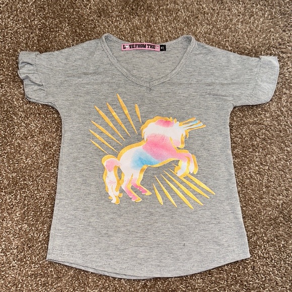 🦄Girls Unicorn Tee🦄 - Picture 1 of 5
